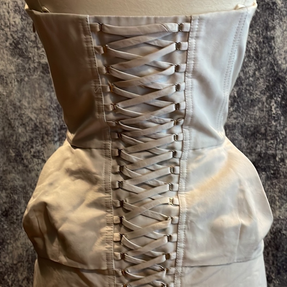 Elegant Strapless Peplum Dress - Cream - Picture 4 of 7